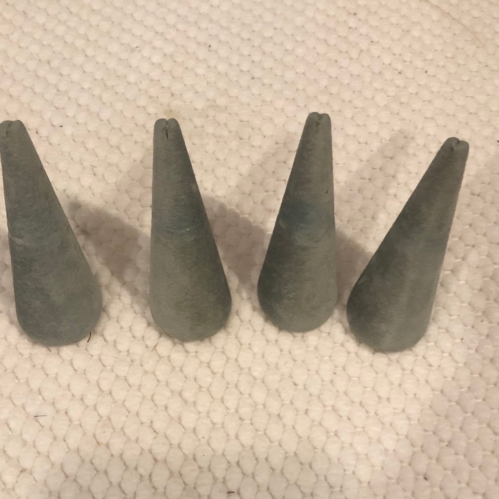 Velvet Jewelry Ring Display Cones - Green